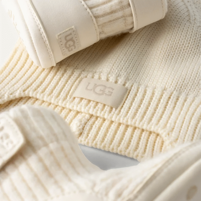 Skylar en UGG Beanie